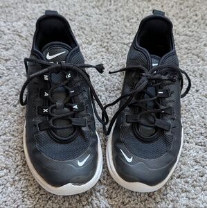 Nike Boys Black/White Sneakers Size 13C